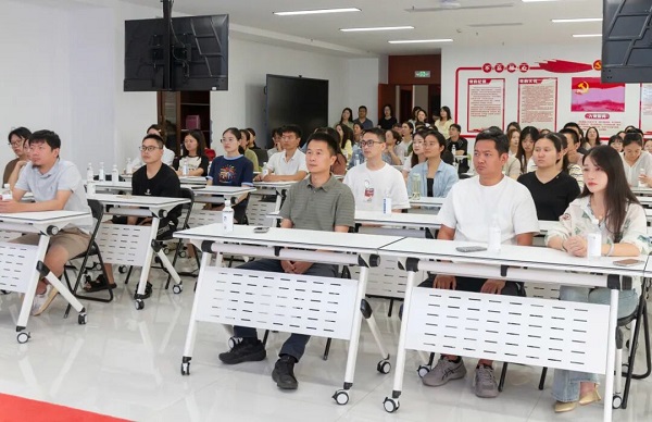 銘記歷史，砥礪前行——瑞方人力組織觀看九三閱兵儀式 第2張